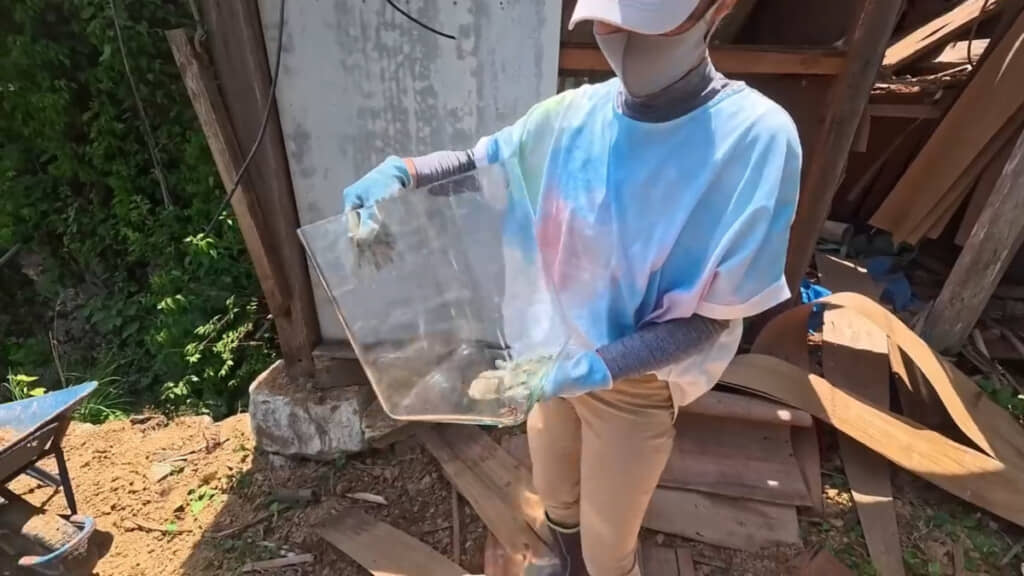 メダカ用の水槽が2個出てきました