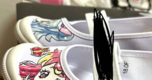 プリキュアが描かれた上履き