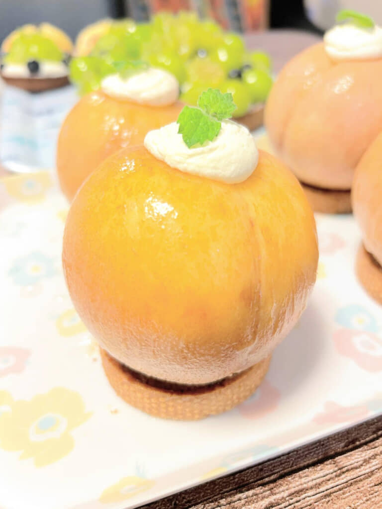 桃の丸ごとタルト