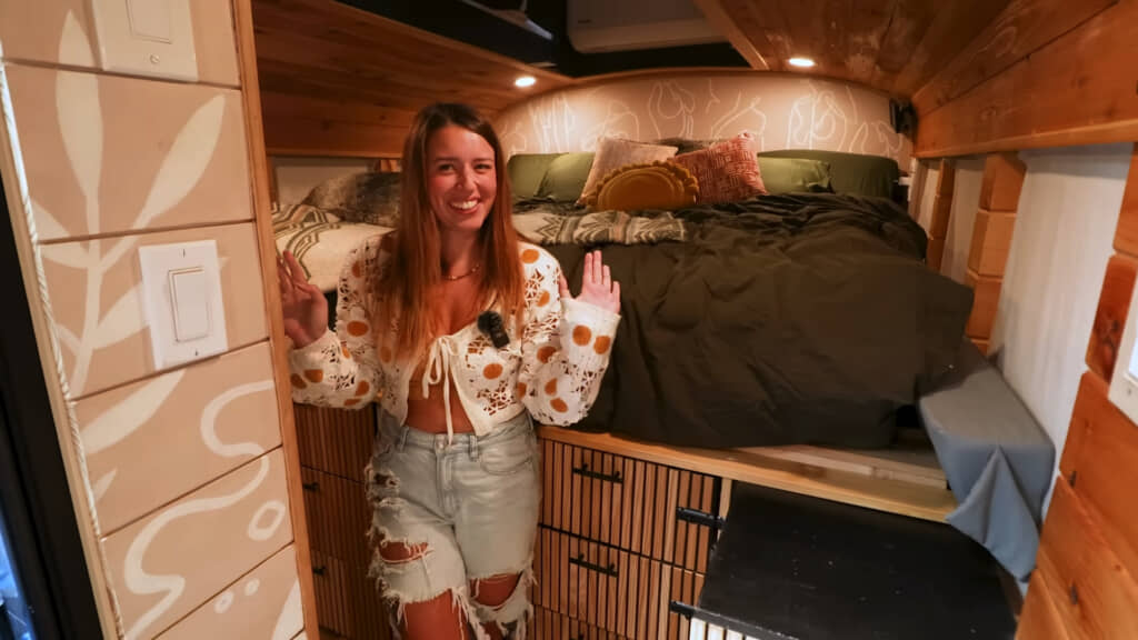 最奥にはキングサイズのベッド