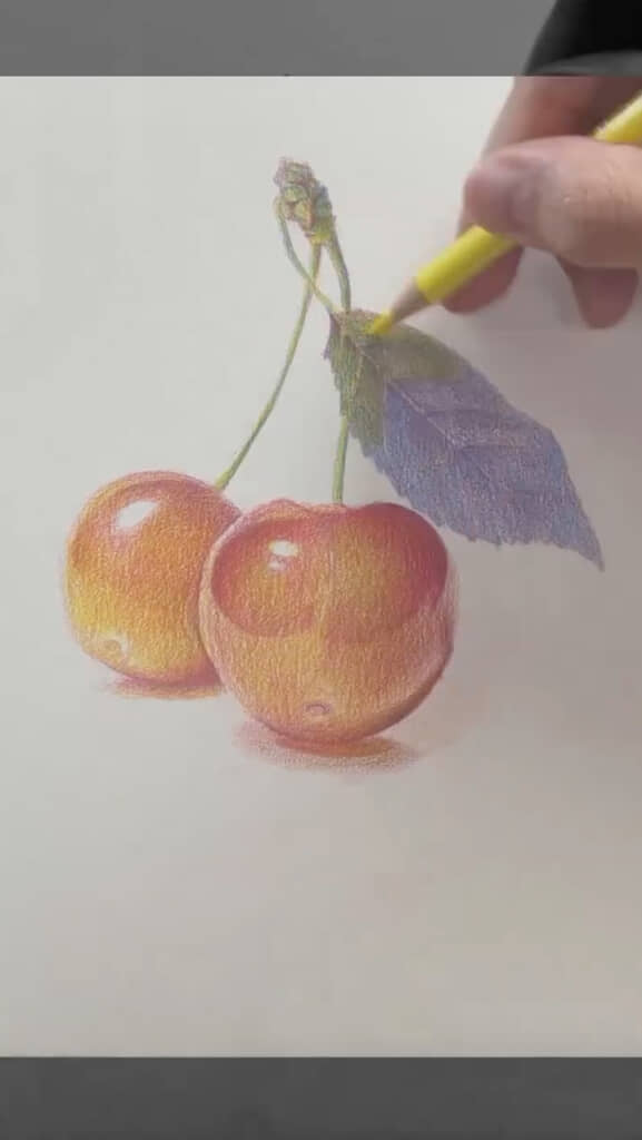 ヘタと葉が緑に変化！