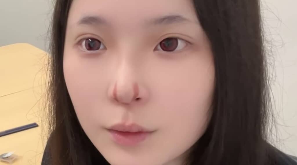 鼻筋のノーズシャドウ