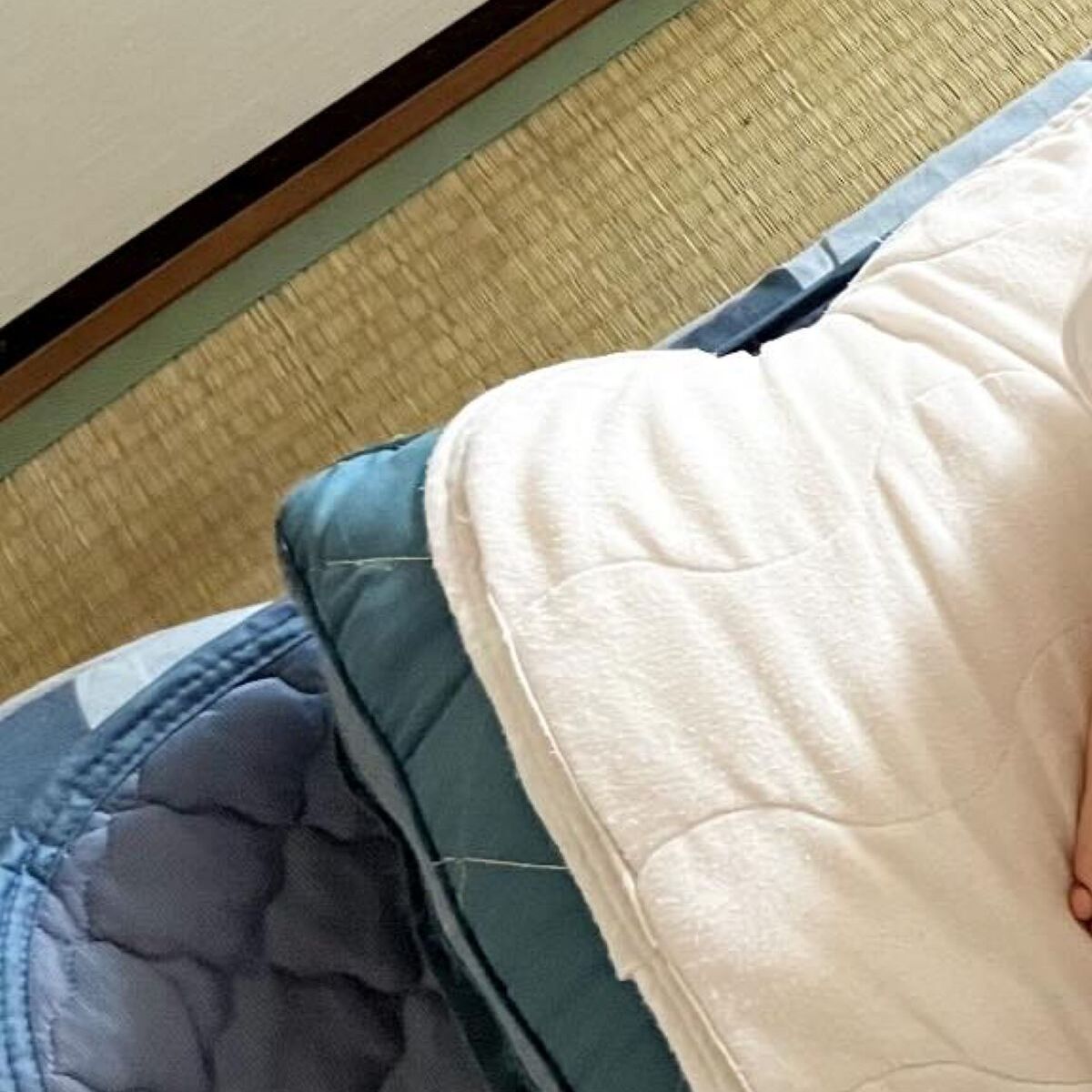 夫に赤ちゃんの寝かしつけを任せて、戻ったら……　「えっ」予想外の光景に妻仰天「どうしてこうなった笑」 | 育児 ねとらぼ