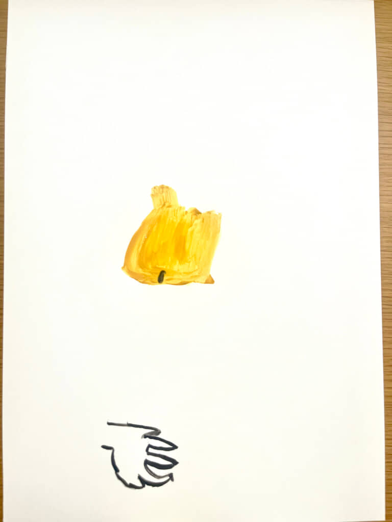 手と胸から描き始める