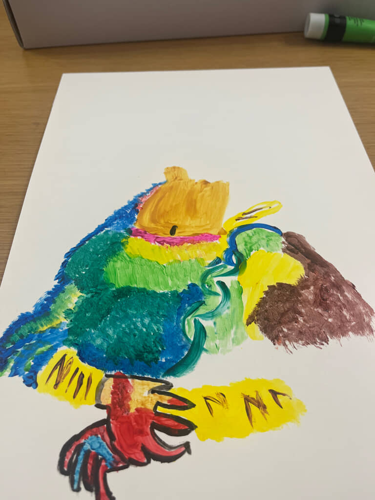 服は緑や黄色で塗る