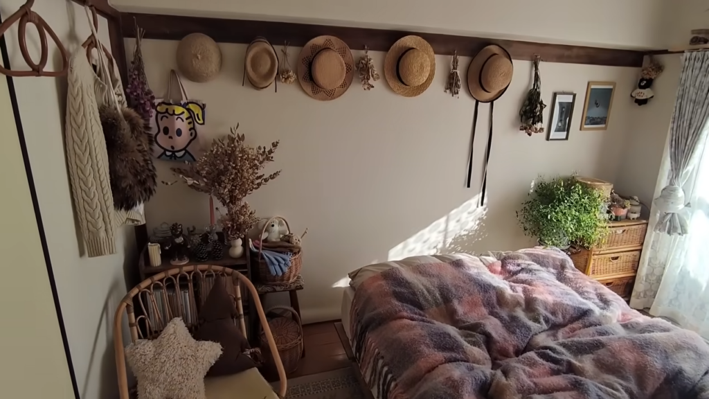 小さな美術館のような寝室