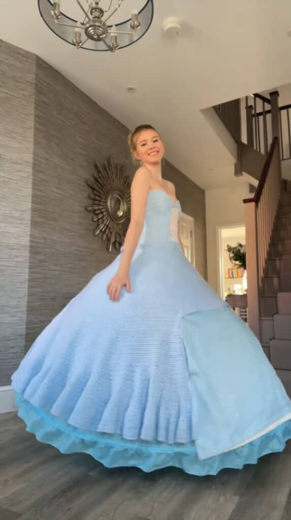 手作りのプロムドレスをよく見ると……