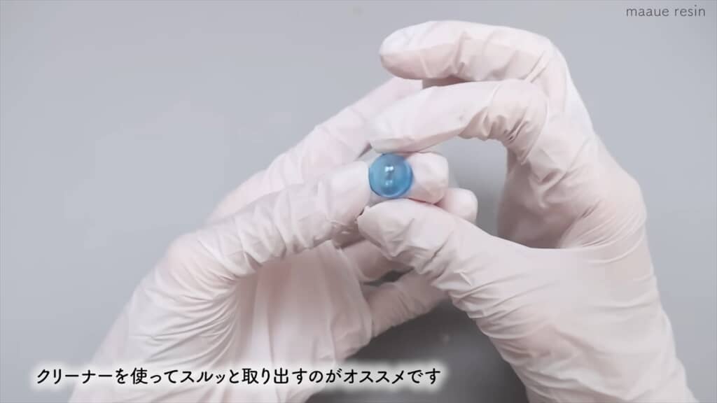 ダイソーの球体モールドとUVレジンで作る水風船のアクセサリー