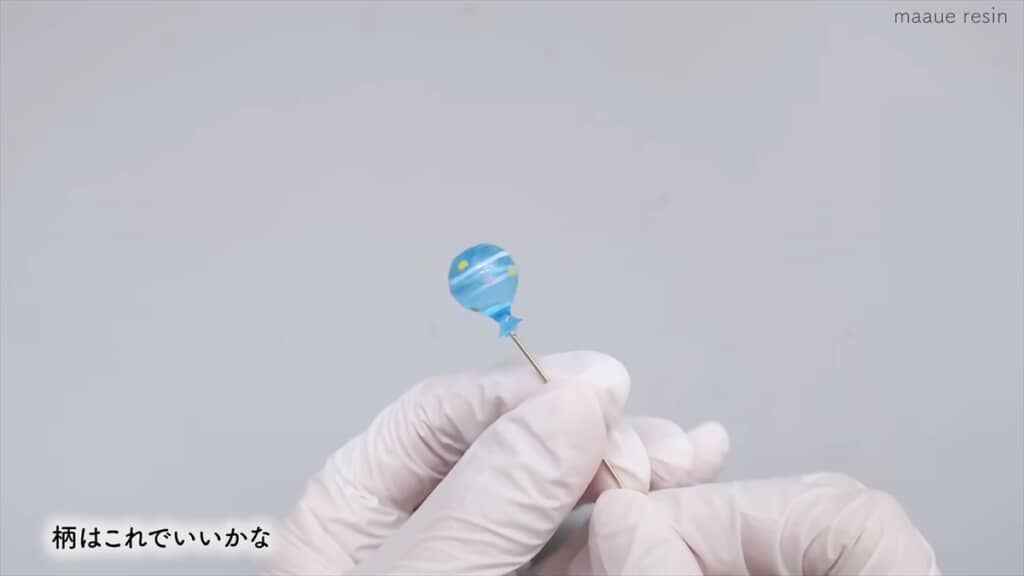 ダイソーの球体モールドとUVレジンで作る水風船のアクセサリー