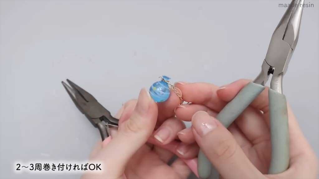 ダイソーの球体モールドとUVレジンで作る水風船のアクセサリー