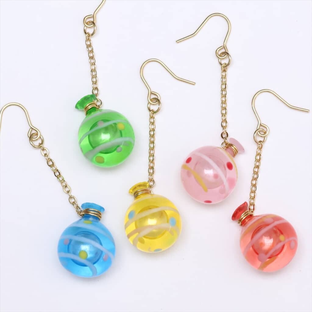 ダイソーの球体モールドとUVレジンで作る水風船のアクセサリー