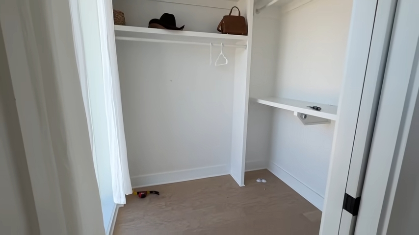 広々としたウォークインクローゼット