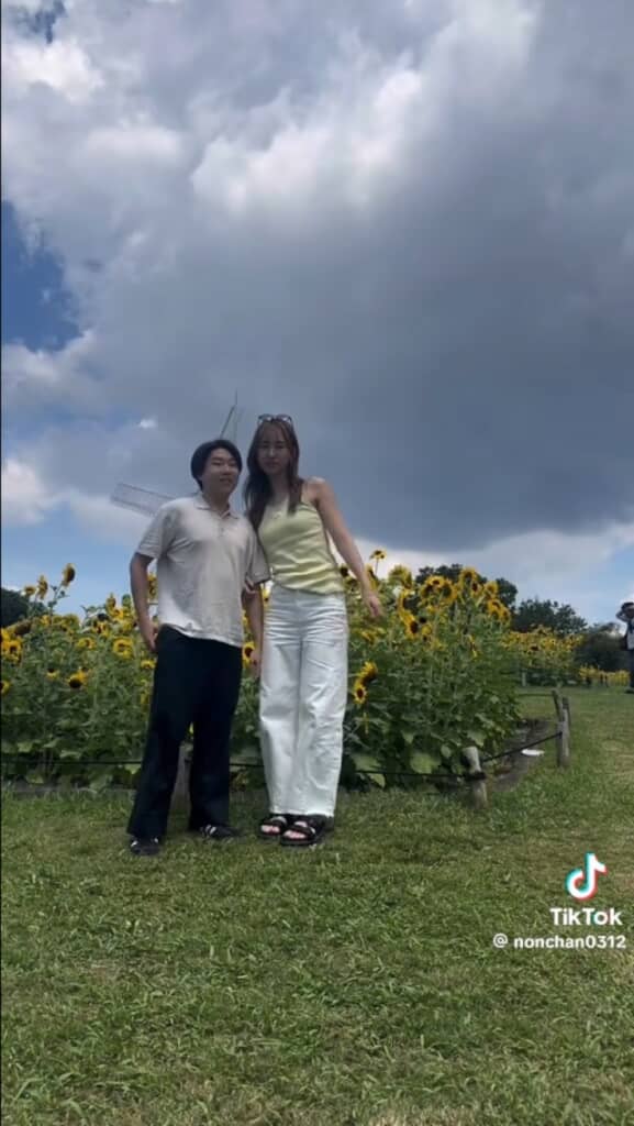 ひまわり畑でサプライズ