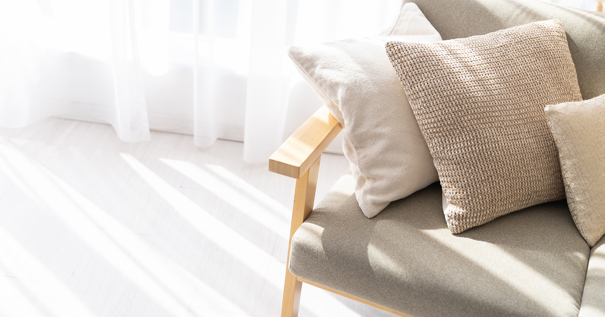 4歳娘「わあ～きれいなうんち」→ママがソファの下をのぞくと……　二度見必至な“まさかの光景”に「くそわろた」「すんごいパリピ」（1/2） | 育児 ねとらぼ