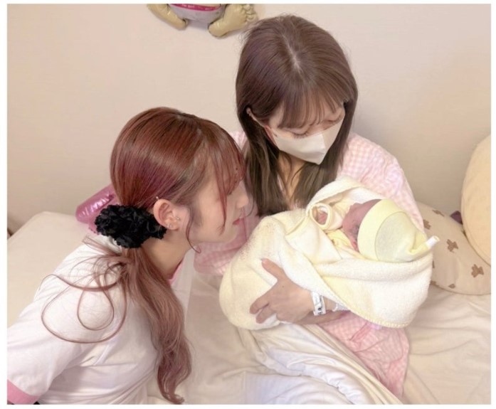 第5子次女を出産した辻希美の家族ショット