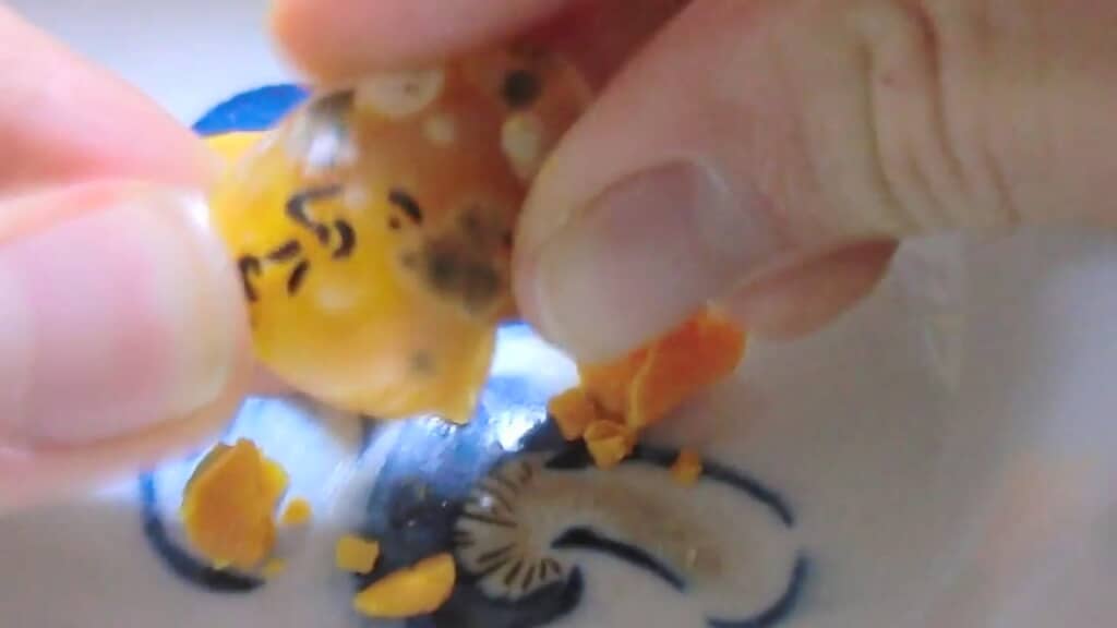 握ってもたたき付けても割れません