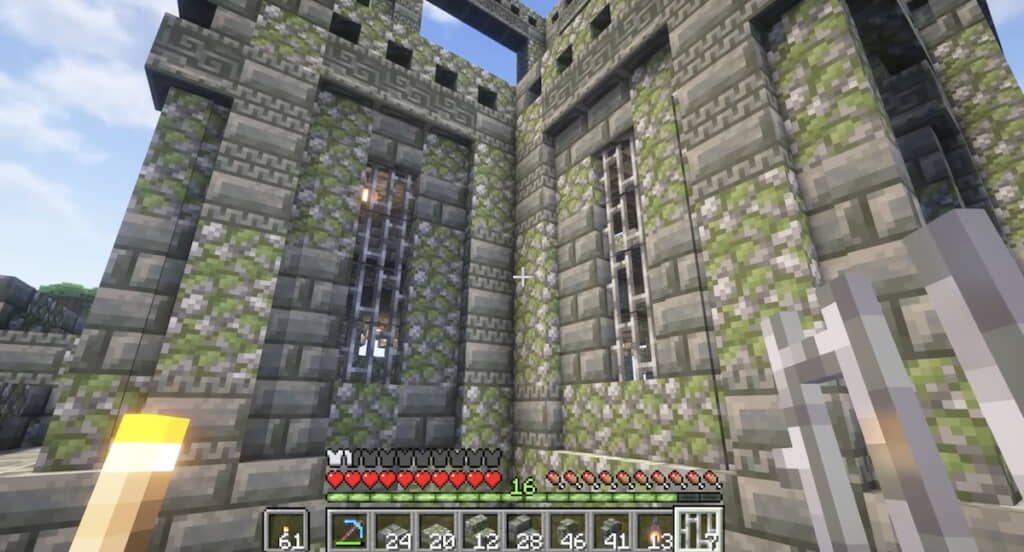 建物に装飾を施していく