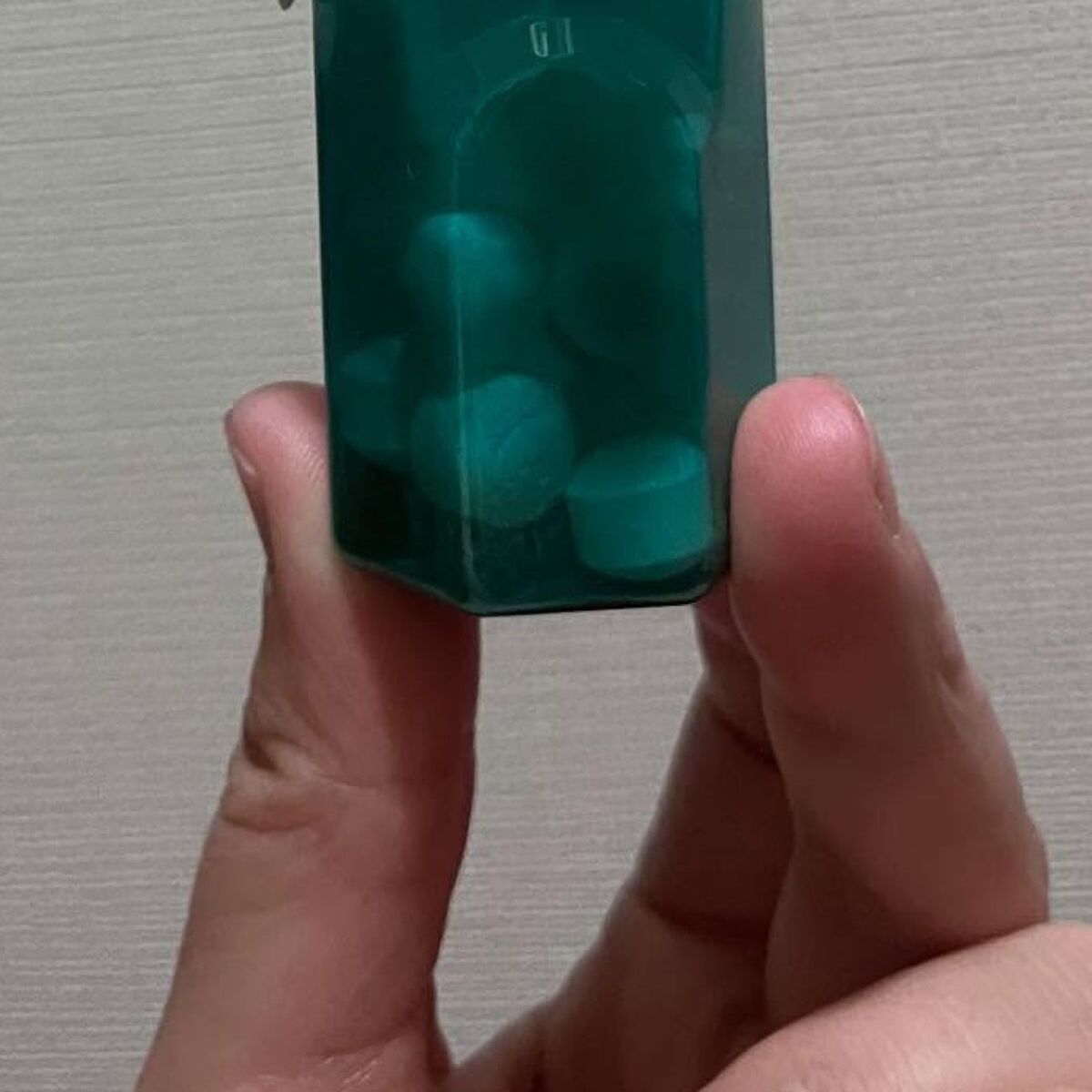 ラムネのフタを失くした娘→別のもので封をしたら……　ママ仰天“まさかの見た目”に「ごめんワロタw」「万博土産かと！」 | ライフスタイル ねとらぼ