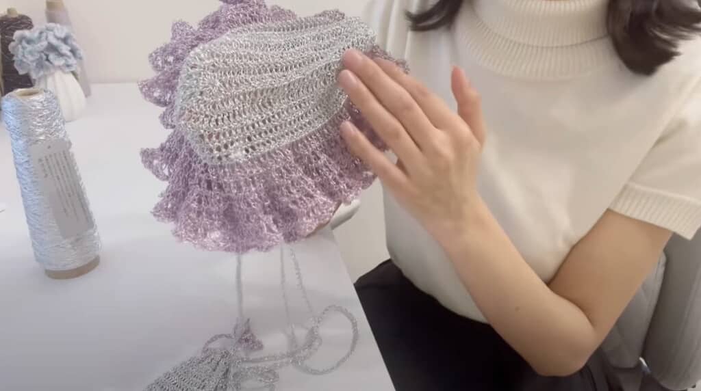 底の部分は楕円形になっています