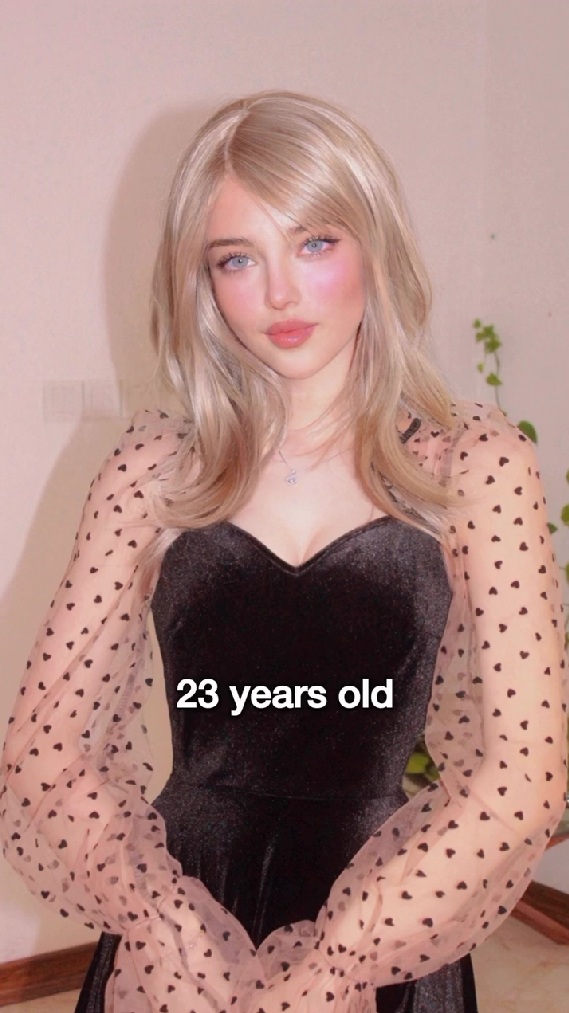 ぱっちりお目々の3歳女の子→20年後……　人形のような姿に「目を奪われる美しさ」と1600万再生【海外】