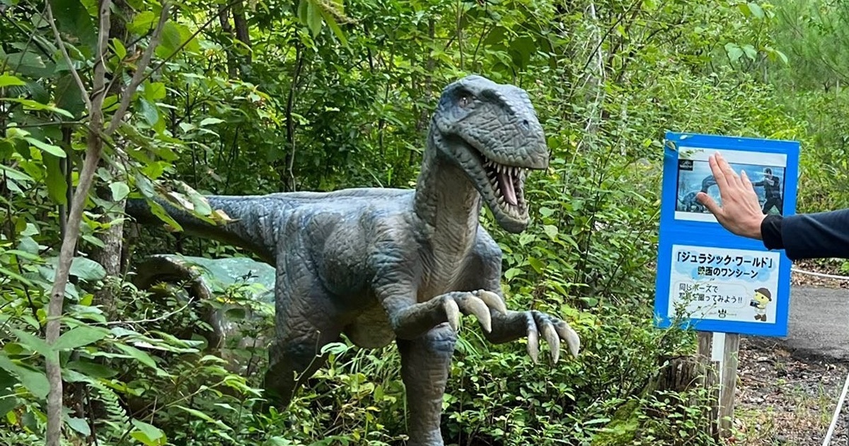 『ジュラシック・ワールド』ごっこに全力なパパ→そのとき小さな娘ちゃんは……　幸せすぎる光景に「臨場感伝わる」「なんて健気」（1/3） | ライフスタイル ねとらぼ