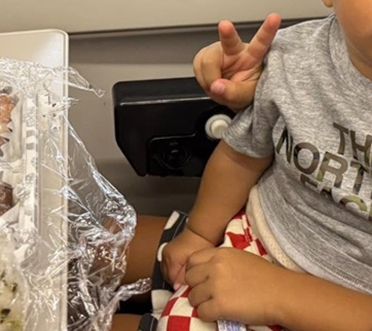 ママがワンオペで息子2人と帰省しようと思ったら、義母が……　思わぬ対応に「うわうわうわうわ」「こんな気の利く義母になりたい！」（1/3） | 教育・子育て ねとらぼ