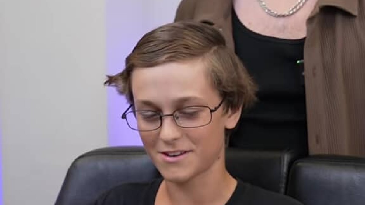 彼女に「髪形を変えないと別れる」と言われた少年、美容師に頼むと……　驚きの大変身が4400万再生「別人ですか？」「変わった！」【海外】（1/2） | 美容 ねとらぼ