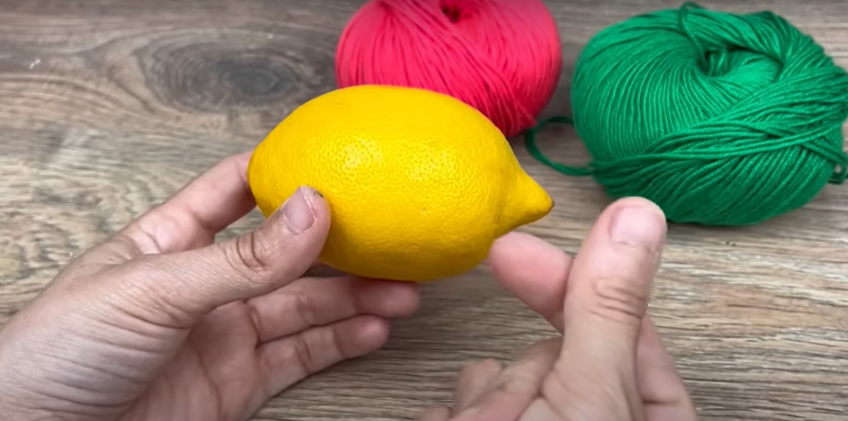 レモンに毛糸をグルグル巻き付けて……　おばあちゃんが教えてくれた、目からウロコのアイテムに「美しい」「自然の良さ」【海外】（1/3） | ライフスタイル ねとらぼ