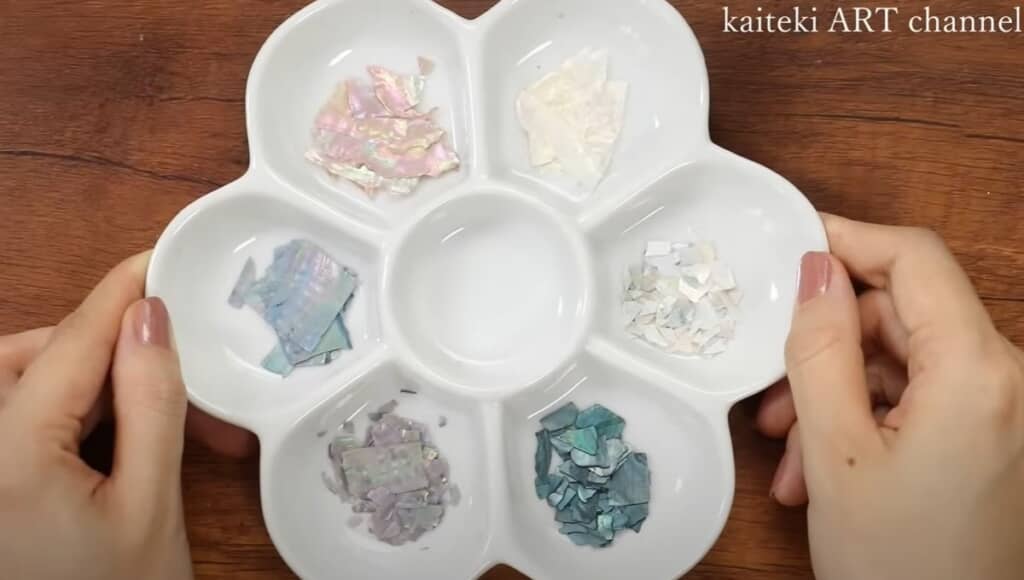 貝殻素材のネイルパーツ