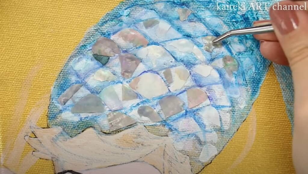 丁寧に貼りつけていきます