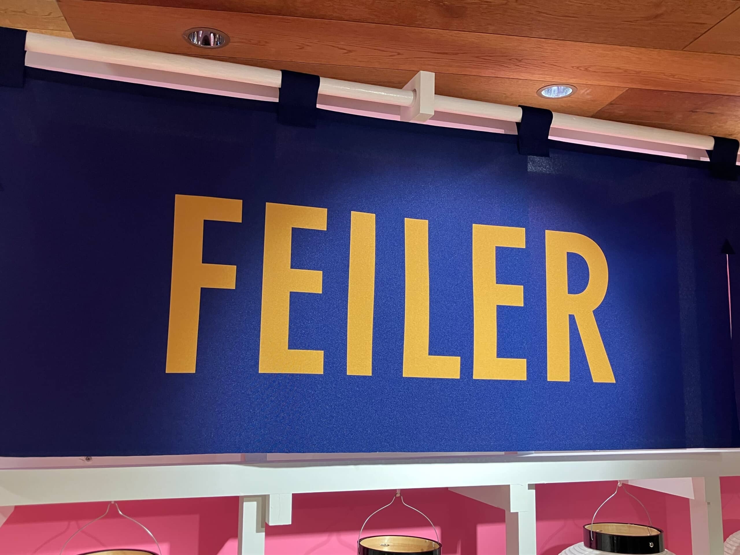 残り1点で即購入」FEILER(フェイラー)の“ハイジ柄携帯スリッパ”に 残り1点で即購入」FEILER(フェイラー)の“ハイジ柄携帯スリッパ”に