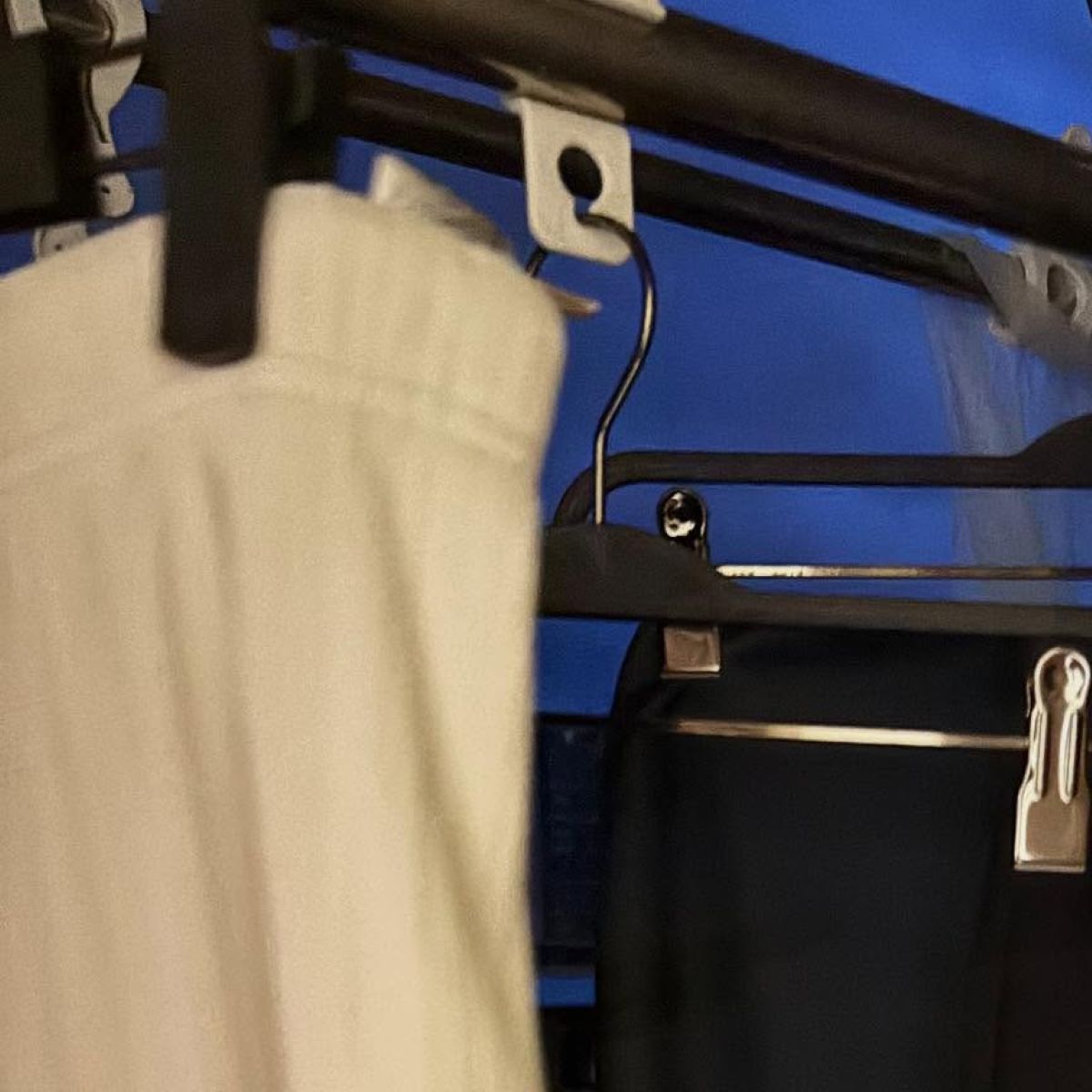 ベランダから夫の悲鳴→妻が慌てて見に行くと……　「え？」目を疑うような光景に「いやこれは怖いww」「ふ、不法侵入？」 | ライフスタイル ねとらぼ