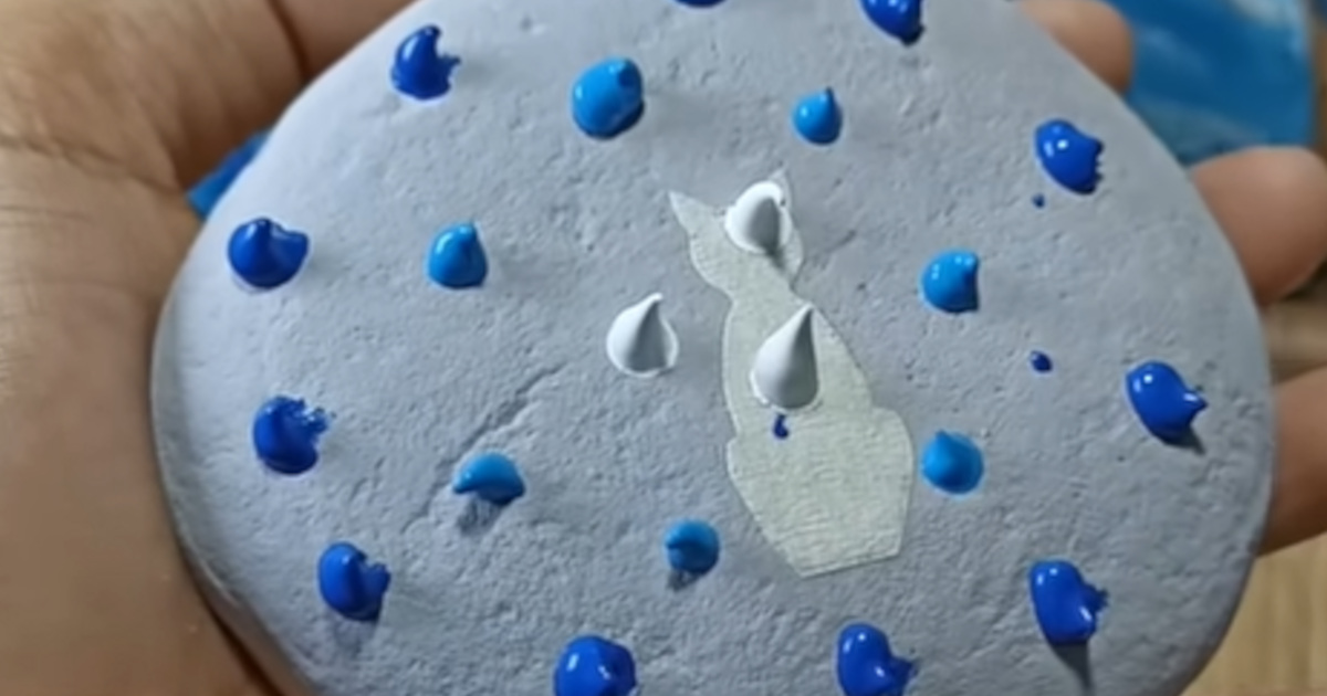 手のひらサイズの石→3色の絵の具を重ねていくと……　シンプルでロマンチックな完成品に「これ大好き」「天才です」【海外】（1/3） | カルチャー・アート ねとらぼ