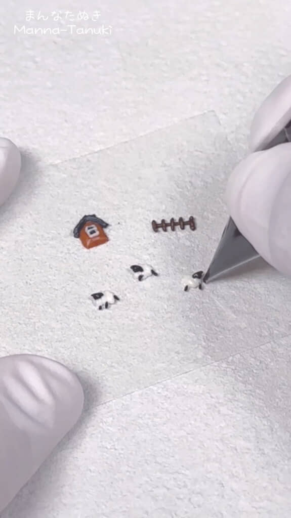 家や人、動物を制作