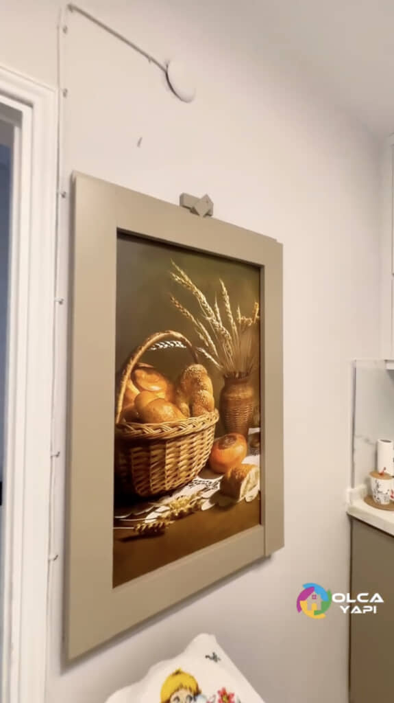 まさかの絵画に変身！