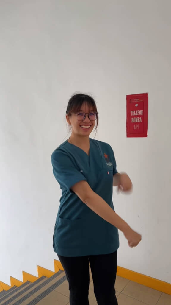 笑顔がステキな女性