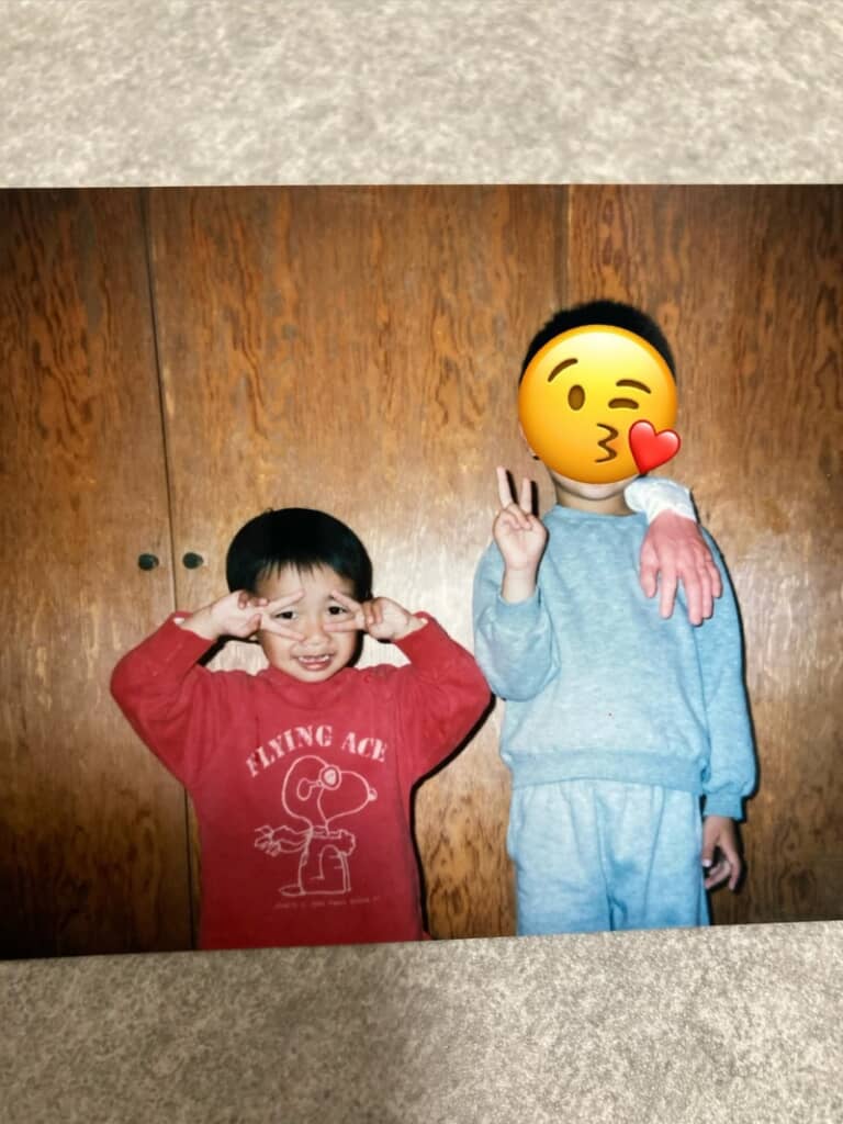 長男くんの肩に乗っていた“手”