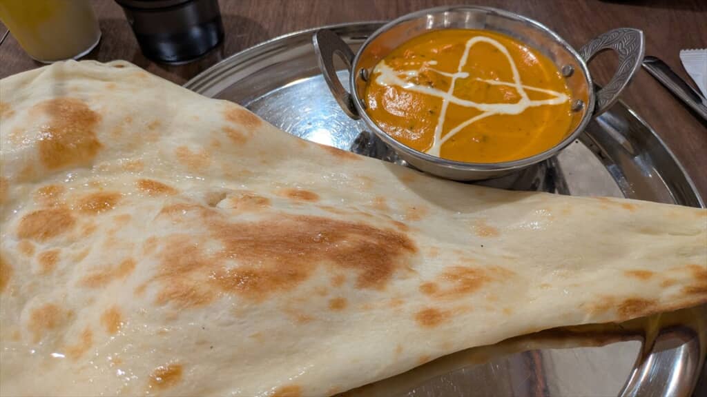 百万遍にある「ナマステキッチン」のカレー＆ナン