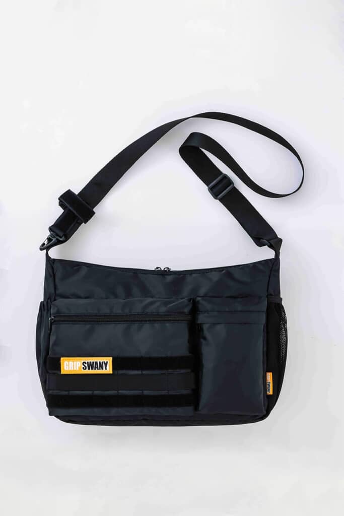 GRIP SWANY ワッペン付きショルダーバッグBOOK