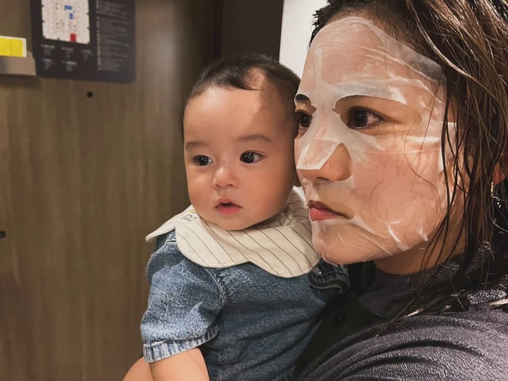 パック姿のママ