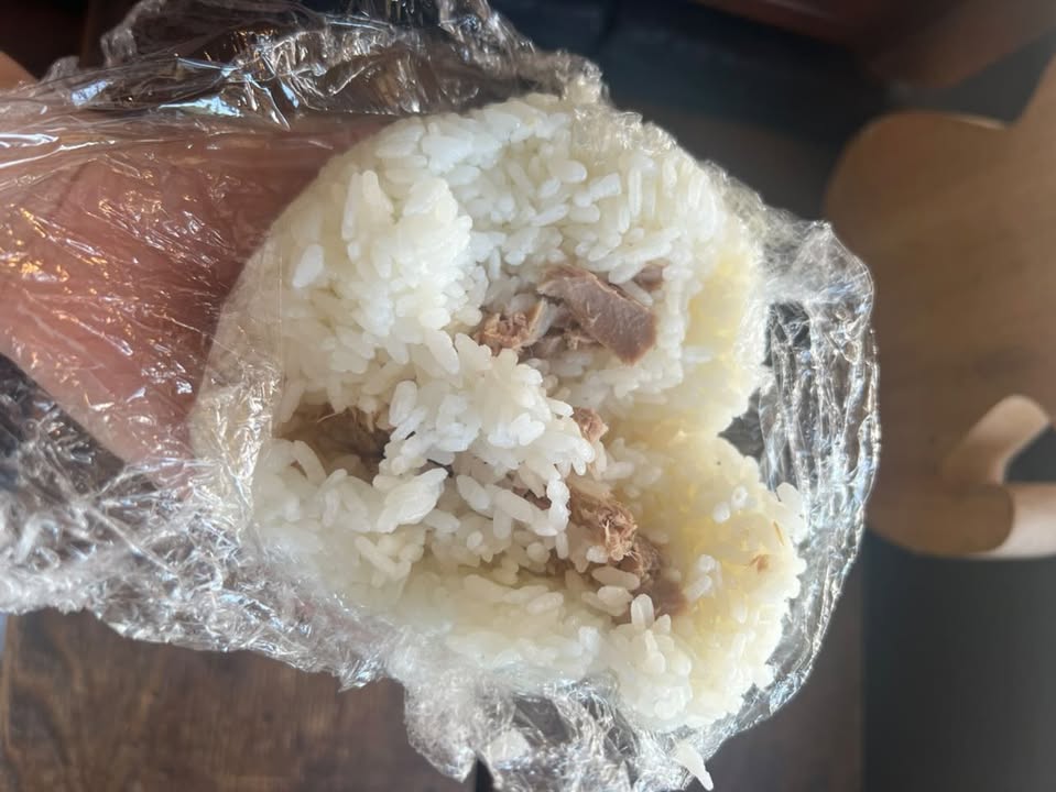 おにぎりの具はツナ