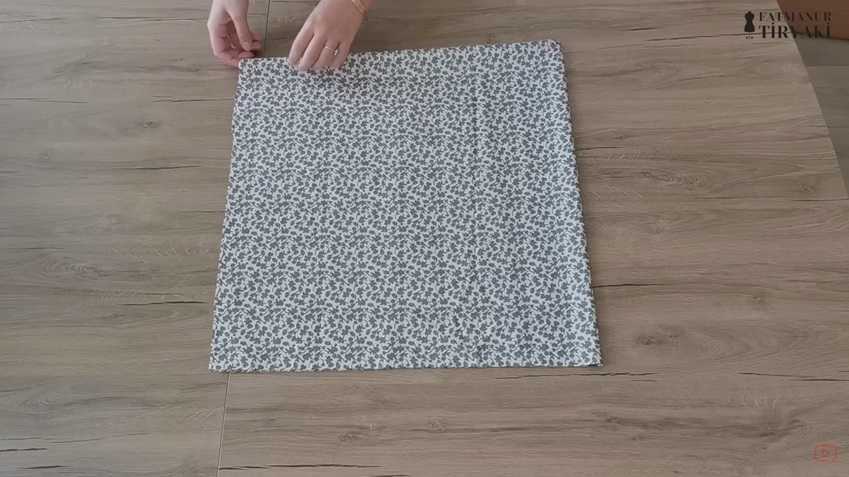 花柄の布、カーブ状に切って1時間後……「出来上がり」→子どもに着せたいおしゃれアイテムに「ステキ！」「こんないいものが」【海外】（1/3） | ライフスタイル ねとらぼ