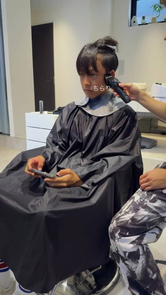 ゲームをしながら「チラリ」