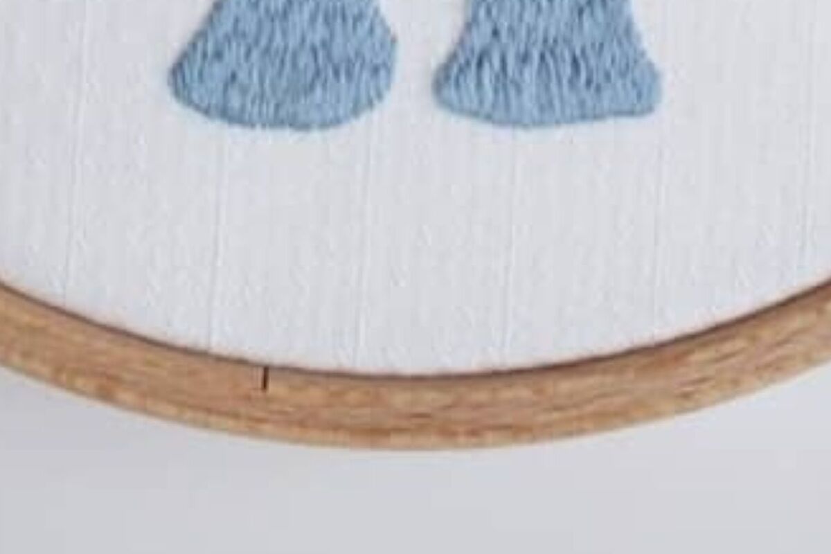 プロが4日間かけて“ミャクミャク”の刺しゅうをしたら……　あまりの完成度に「え、こっちの方が良い」「本家より好き」 | ライフスタイル ねとらぼ