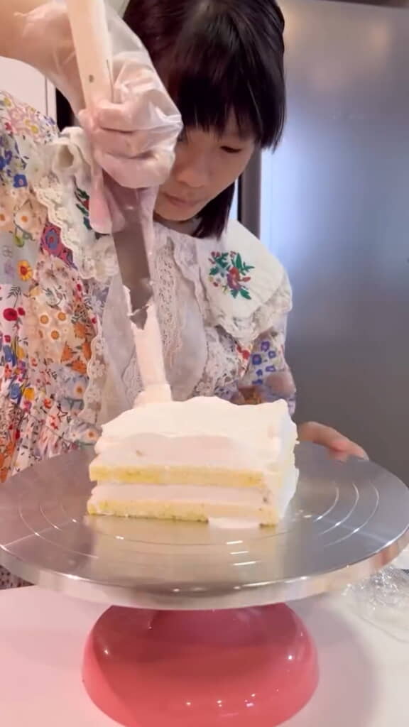 真剣にナッペするルナちゃん