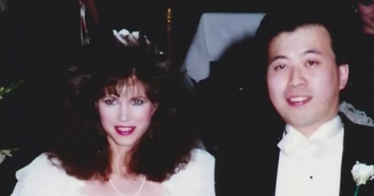 母が36年前にきたウエディングドレスをもう一度着てみると……「昨日のことのよう」　現在の姿に驚きの声「若返ってる」【海外】（1/3） | ライフスタイル ねとらぼ