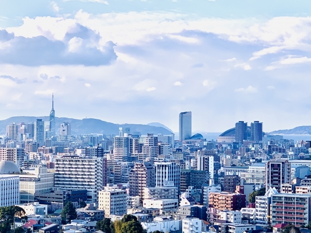 福岡市の街並みと福岡タワー