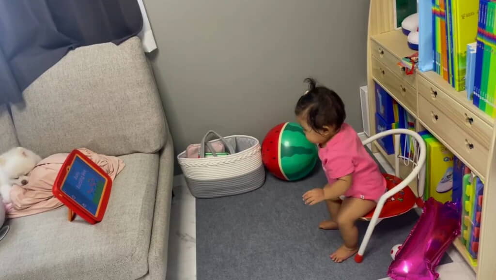 もうすぐ1歳になる赤ちゃん