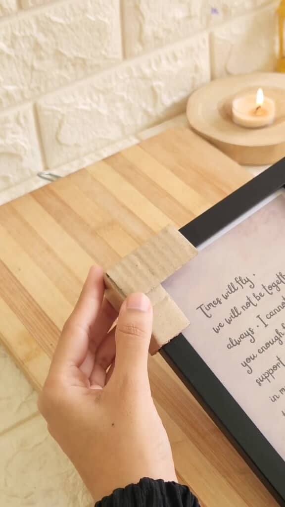 フォトフレームや額縁のカドを保護できる