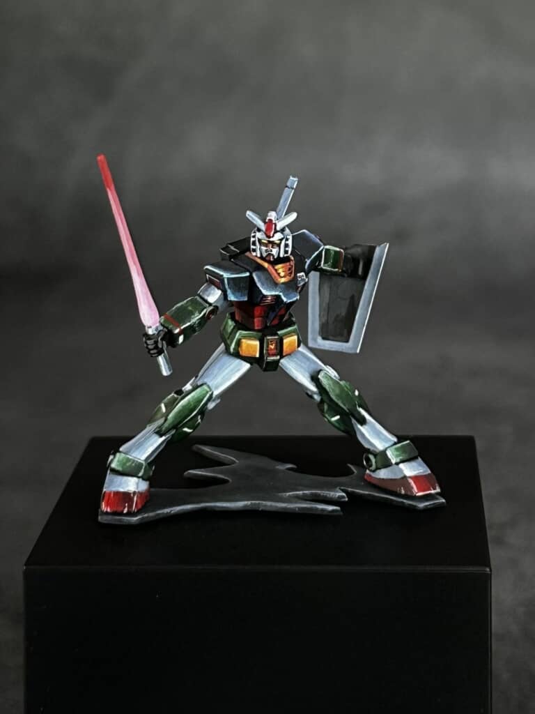 ポスター風に塗装されたガンダムのフィギュア